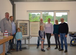 Spendenübergabe eines Brennofens am Reitweg