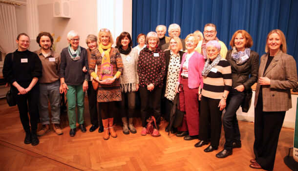 Große Freude bei den Ehrenamtlichen des Café Lyzeum über den 3. Platz bei der Vergabe des Heimatpreises 2025